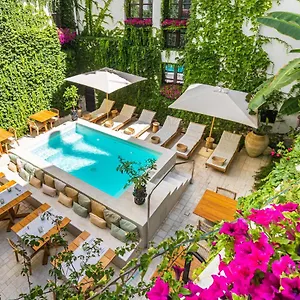 Casa Nostra Boutique & Italien